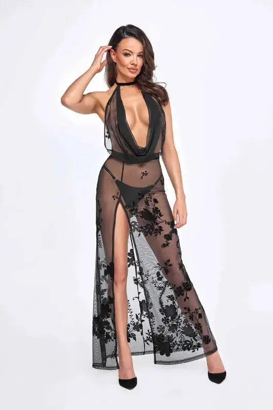Robe sexy longue dos nu en tulle transparent avec motifs, parfaite pour séduire, disponible sur LollyDoll.