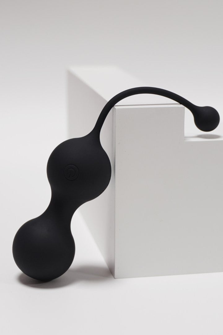 MINA Noir, Boules de Geisha en silicone médical USB avec télécommande · Coeur Ardent · vue 3