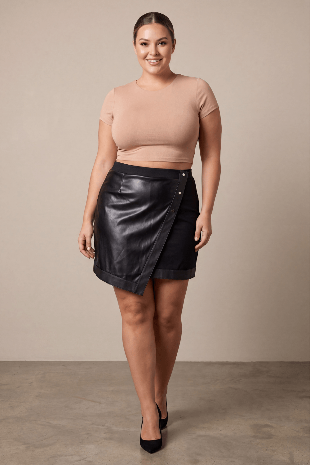 Jupe courte noire Mia · Be lily Mode · vue 3
