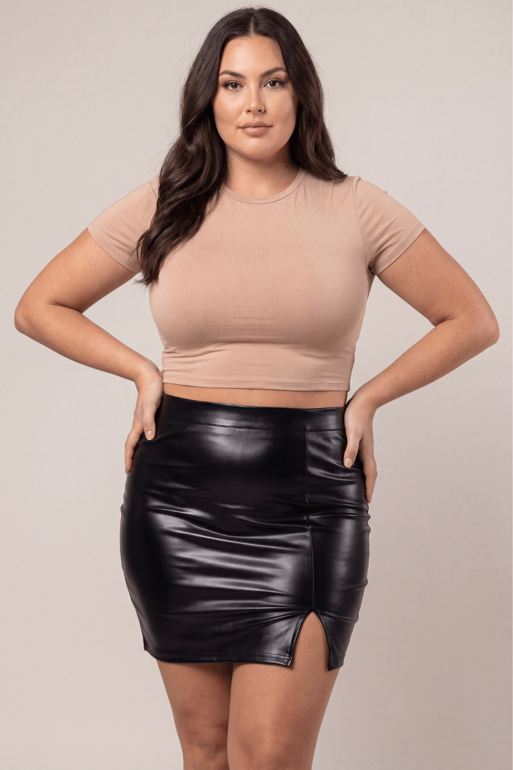 Jupe sexy longue noire wetlook Inaya · Be lily Mode · vue 3