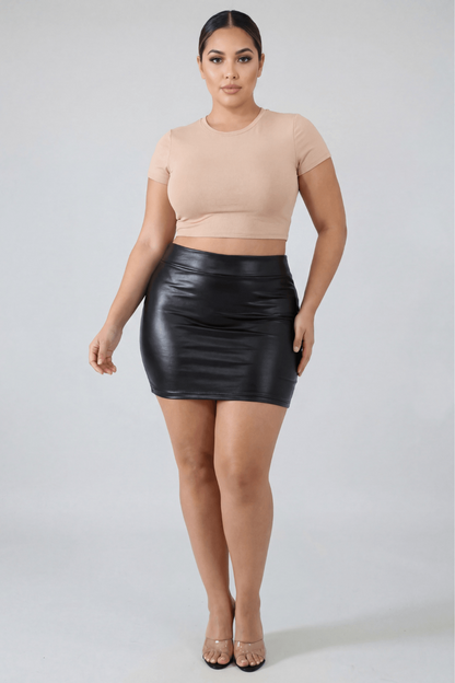 Jupe noire en simili cuir mat Sifia · Be lily Mode · vue 3