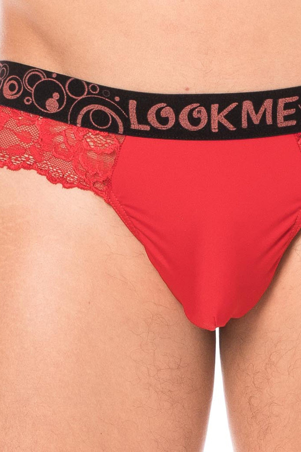 String rouge en dentelle délicate · Look Me · vue 3