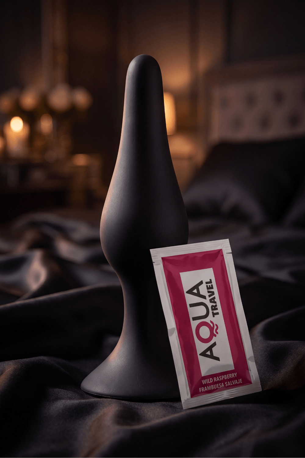 Plug Anal Noir en Silicone XL avec Ventouse Taille XL 15 cm dosette de lubrifiant · Pocket Pleasure · vue 5