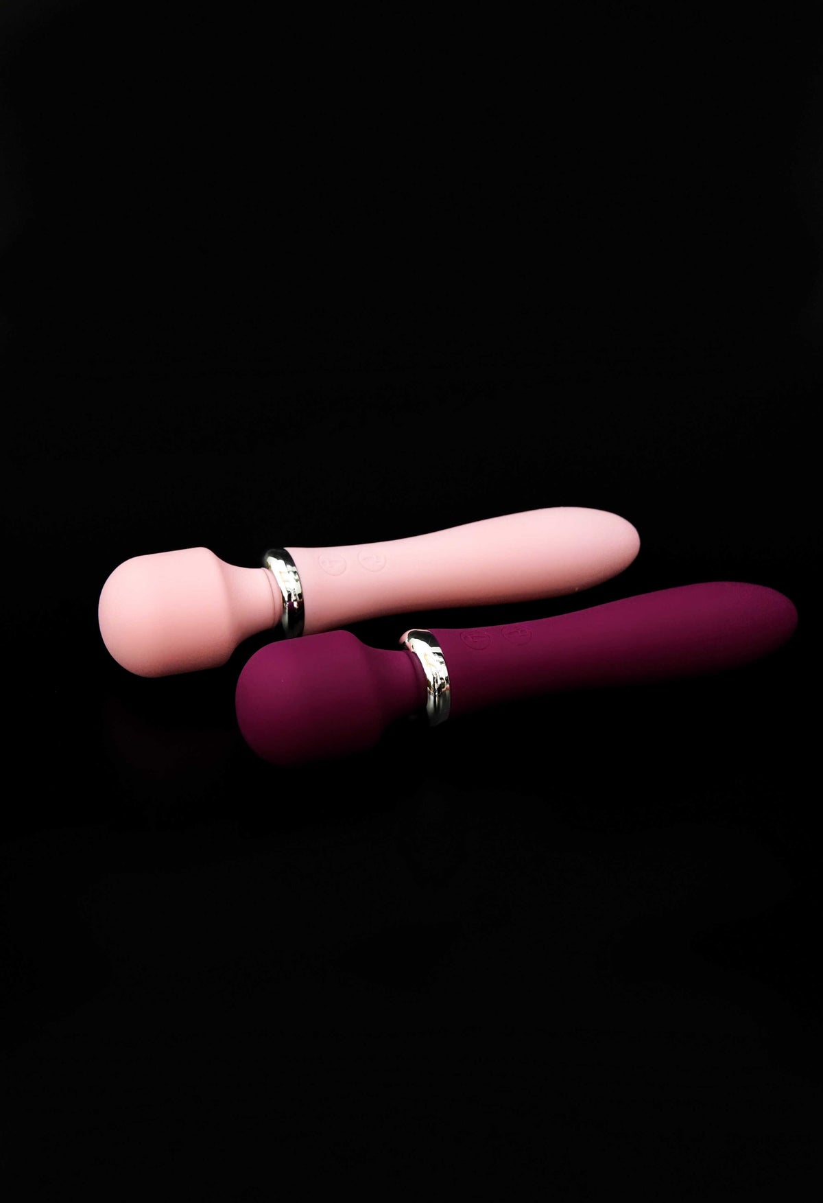 Powerful Wand Rose · Clara Morgane · vue 5