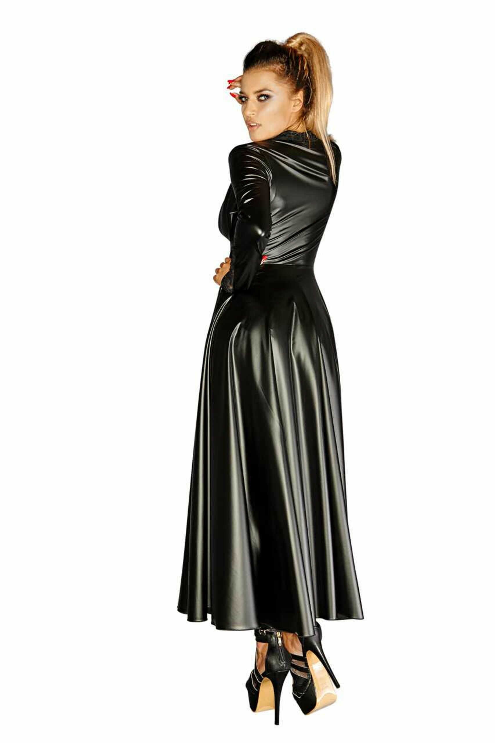 Manteau en Powerwetlook · Noir Handmade · vue 3