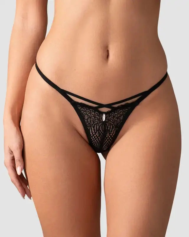 String sexy Iliosa noir en dentelle pour sublimer votre féminité, séduisant et élégant.