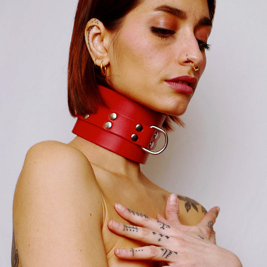 Choker minerve en cuir épais Rouge · The Sinners