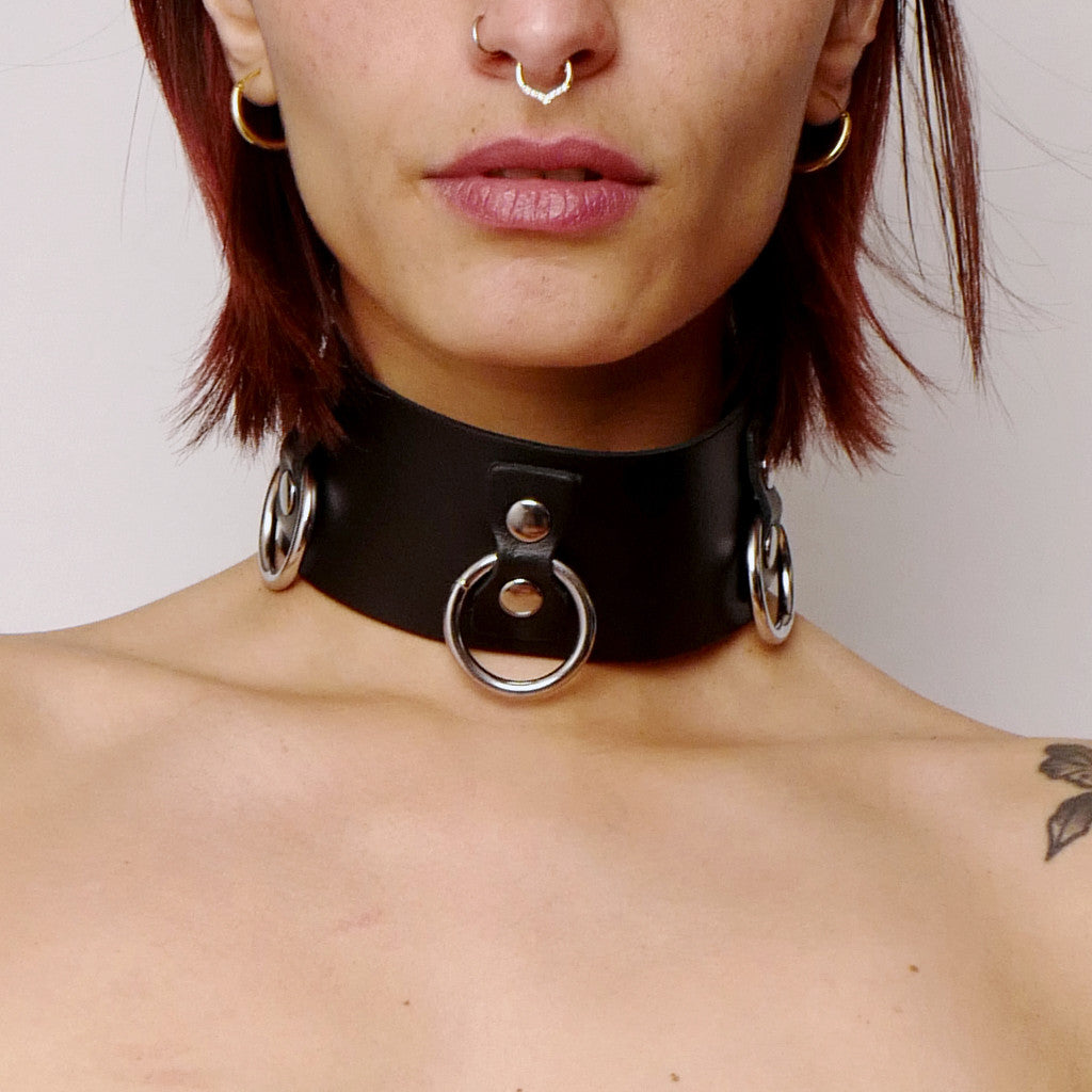 Collier en cuir Collection Anneaux Noir · The Sinners