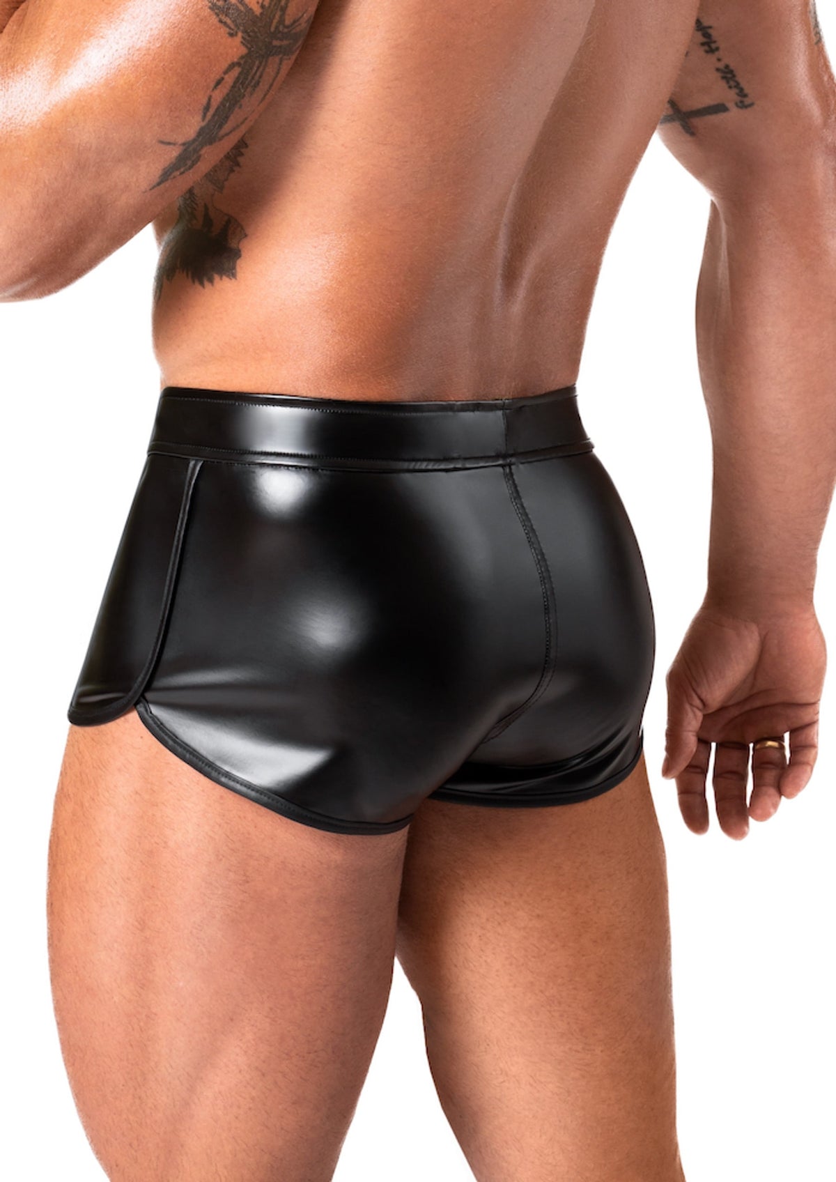 Frenzy Short · Noir Handmade · vue 3