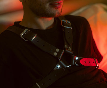 Harnais buste en cuir noir homme en X · The Sinners · vue 3