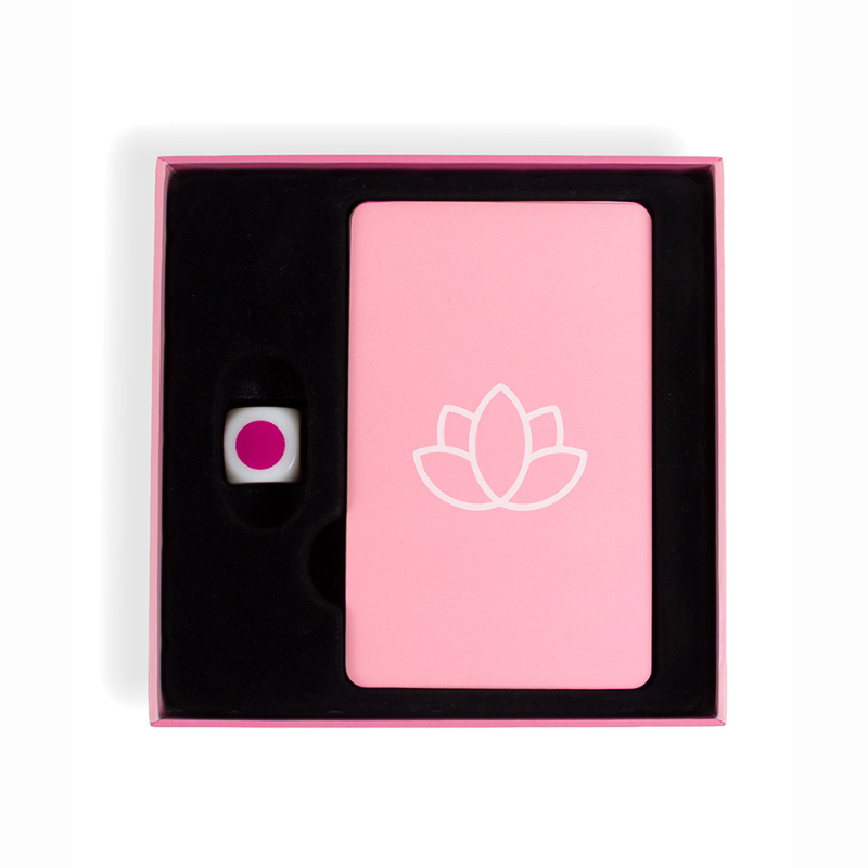 Jeu de cartes massage couple Massage Time Secret Play — détail du dé coloré et livret d'instructions
