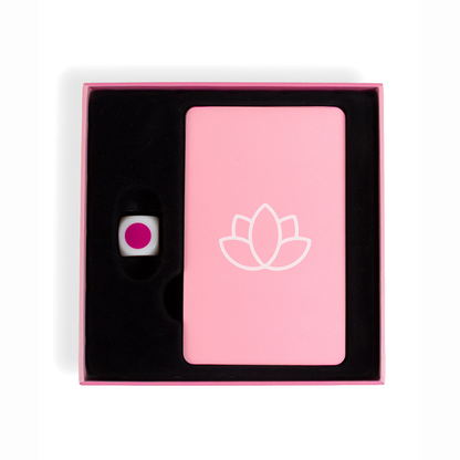 Jeu de cartes massage couple Massage Time Secret Play — détail du dé coloré et livret d'instructions
