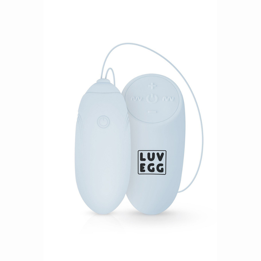 Oeuf vibrant waterproof rechargeable bleu LUV EGG – vue ensemble oeuf silicone médical et télécommande sans fil