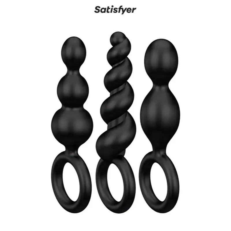 Set de 3 plugs noirs Booty Call - Satisfyer textures différentes pour un plaisir différent chez LollyDoll