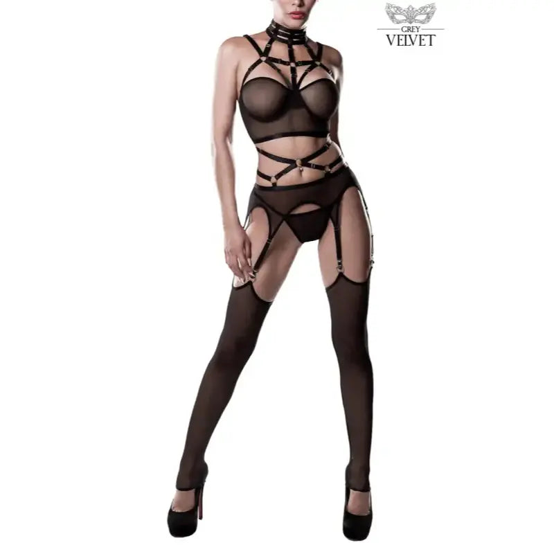 Ensemble lingerie érotique harnais et voile de Grey Velvet pour une allure séduisante et audacieuse.