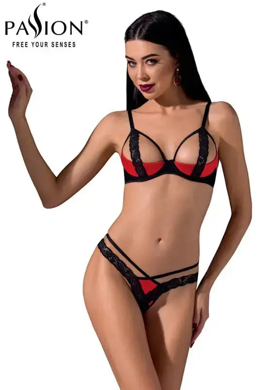 Ensemble coquin lingerie sexy 2 pièces. Lingerie sexy ouverte avec ensemble sexy string. Bikini sexy disponible chez LollyDoll