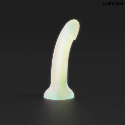 Découvrez le Dildo Dildolls Fantasia Phosphorescent, un sextoy aux reflets envoûtants qui illuminera vos moments intimes. Laissez-vous séduire par ses courbes irrésistibles et son design moderne. Une expérience sensuelle unique à essayer dès maintenant. Disponible chez LollyDoll.