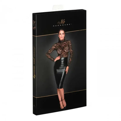 Robe sexy cintrée en dentelle et wetlook, modèle F228 montrant une silhouette élégante, idéale pour des soirées.