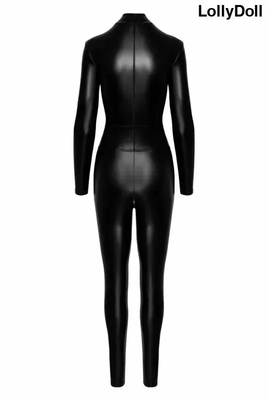 Combinaison est dotée d’un système de double fermeture éclair, l’une discrètement nichée dans l’entrejambe et l’autre ornant les seins, permettant un style polyvalent et fonctionnel.