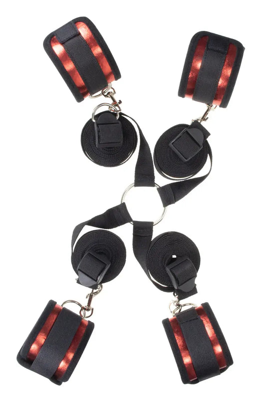 Le Bed Restraint Kit Litolu a été pensé pour s’adapter à la plupart des lits, qu’il s’agisse de matelas classiques ou de sommiers. Grâce à ses 4 sangles réglables d’une longueur maximale de 2,20 m, vous pouvez installer le dispositif en quelques minutes seulement Attaches de lit dispo chez LollyDoll