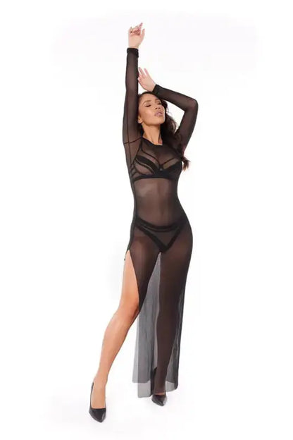 Robe longue de lingerie noire transparente.