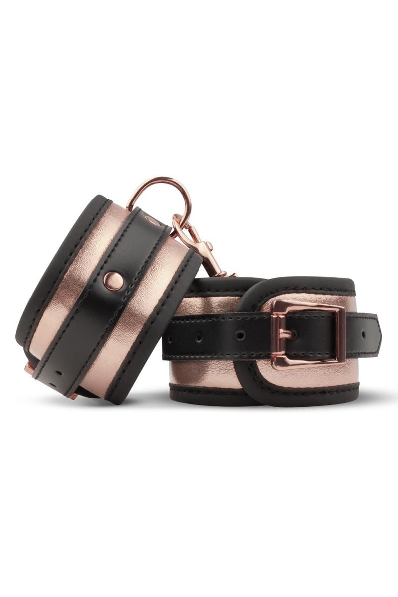 Menottes réglables chevilles ou poignets en cuir végan , couleur noir et rose gold du kit BDSM dispo chez LollyDoll