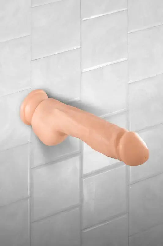 Gode éjaculateur Cum Roby 23cm à ventouse puissante- Real Body sur LollyDoll