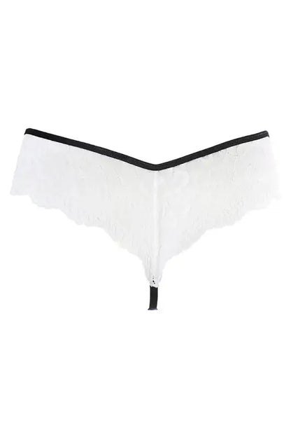 String en dentelle blanche avec bordure noire.